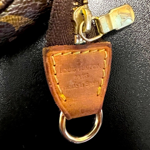 Louis Vuitton Accessories Pouch - Picture 4 of 16